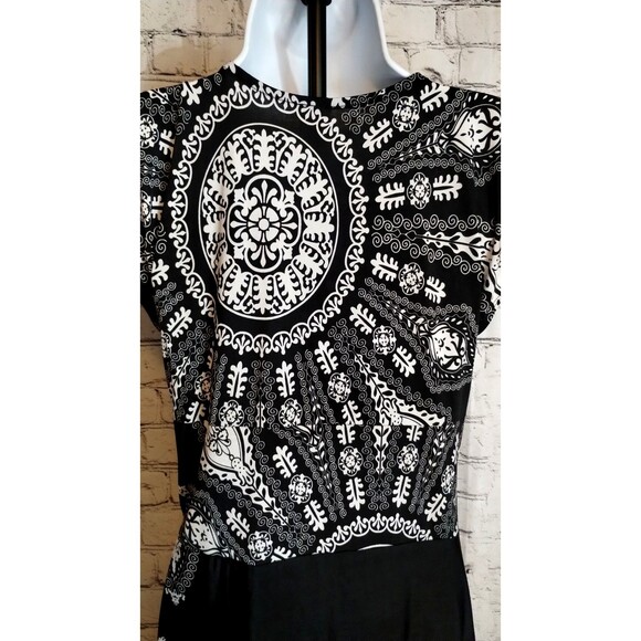 Purple Rain Dress Beautiful Black and White Floral Cap Sleeve Twist Bodice L - Picture 9 of 10